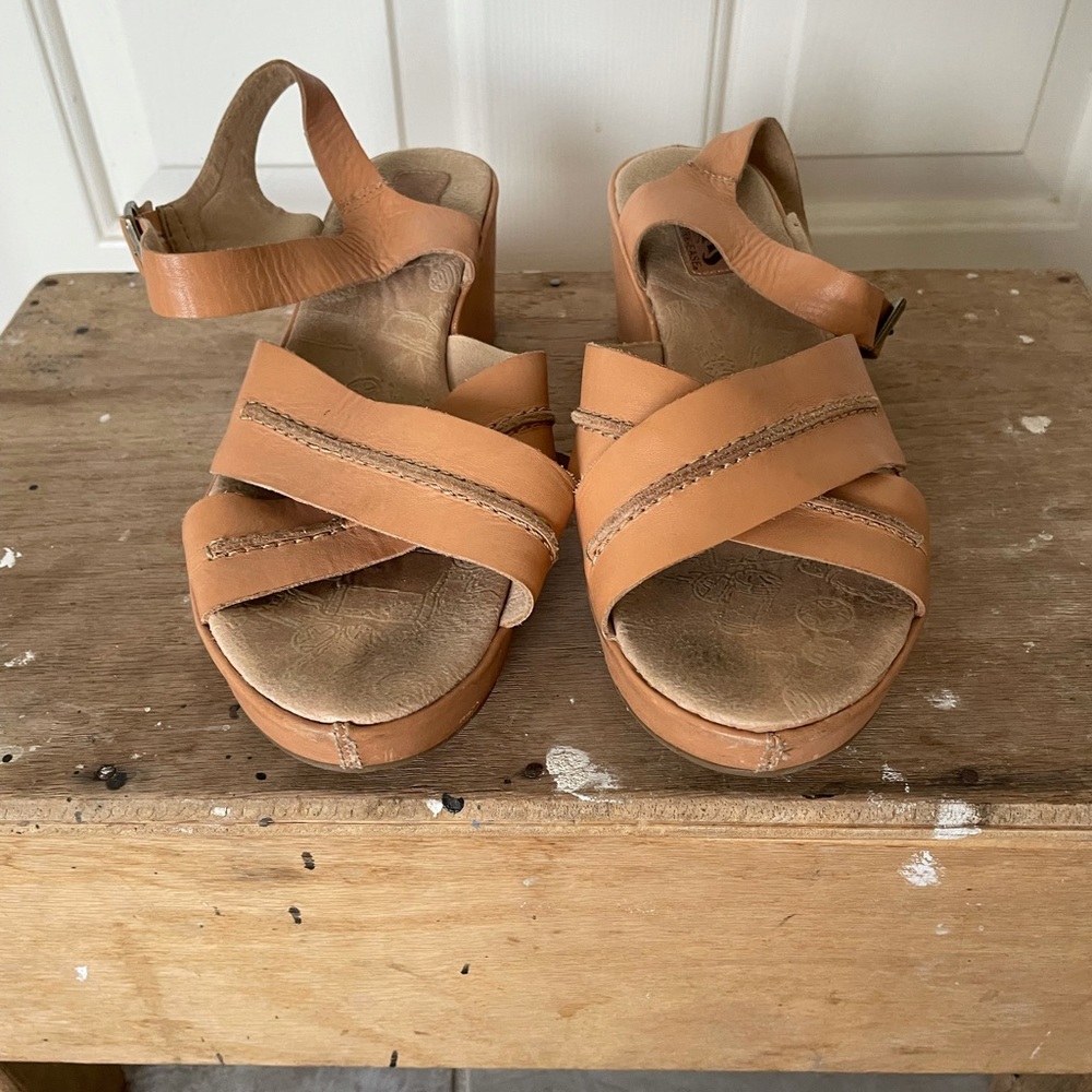 Korks Leather Platform Sandals sz 9